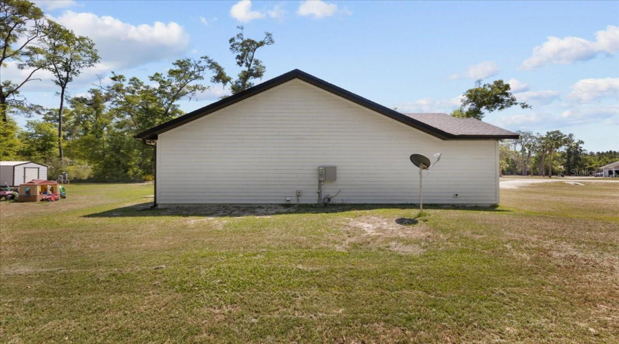 Chiefland, Florida 32626, 3 Bedroom Bedrooms, ,2 Bathroombathrooms,Residential,For Sale,73Rd,0,Mfrgc539448