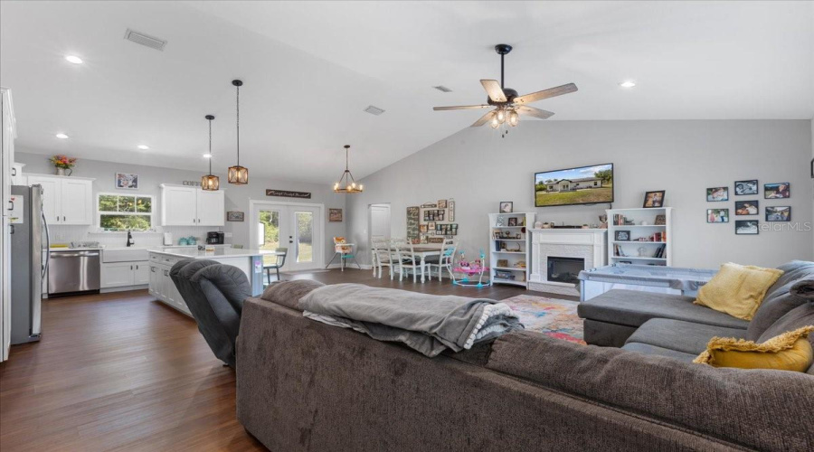 Chiefland, Florida 32626, 3 Bedroom Bedrooms, ,2 Bathroombathrooms,Residential,For Sale,73Rd,0,Mfrgc539448