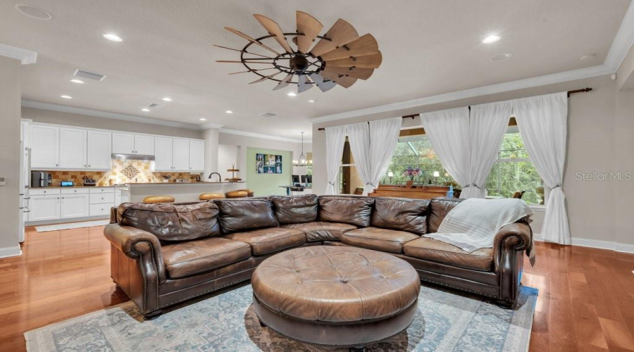 Lithia, Florida 33547, 4 Bedroom Bedrooms, ,4 Bathroombathrooms,Residential,For Sale,Ternglade,0,Mfrtb8540740