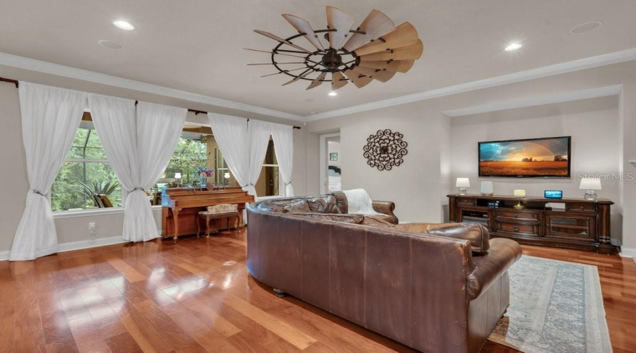 Lithia, Florida 33547, 4 Bedroom Bedrooms, ,4 Bathroombathrooms,Residential,For Sale,Ternglade,0,Mfrtb8540740
