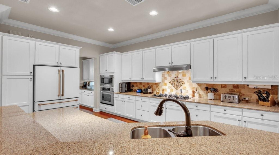 Lithia, Florida 33547, 4 Bedroom Bedrooms, ,4 Bathroombathrooms,Residential,For Sale,Ternglade,0,Mfrtb8540740