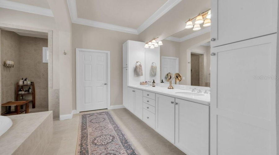 Lithia, Florida 33547, 4 Bedroom Bedrooms, ,4 Bathroombathrooms,Residential,For Sale,Ternglade,0,Mfrtb8540740