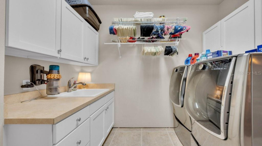 Lithia, Florida 33547, 4 Bedroom Bedrooms, ,4 Bathroombathrooms,Residential,For Sale,Ternglade,0,Mfrtb8540740