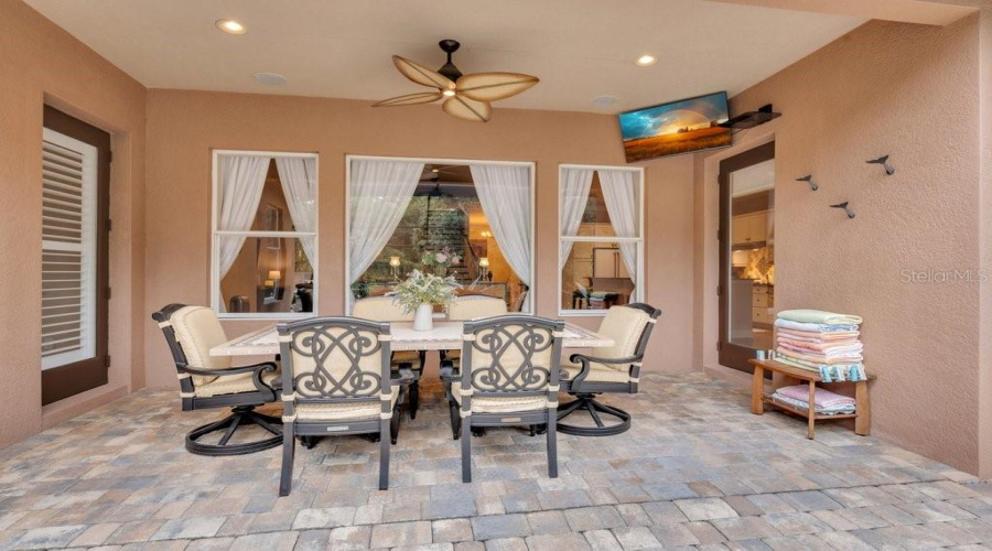 Lithia, Florida 33547, 4 Bedroom Bedrooms, ,4 Bathroombathrooms,Residential,For Sale,Ternglade,0,Mfrtb8540740