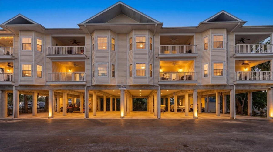 Suwannee, Florida 32692, 3 Bedroom Bedrooms, ,2 Bathroombathrooms,Residential,For Sale,910Th,0,Mfrgc539449