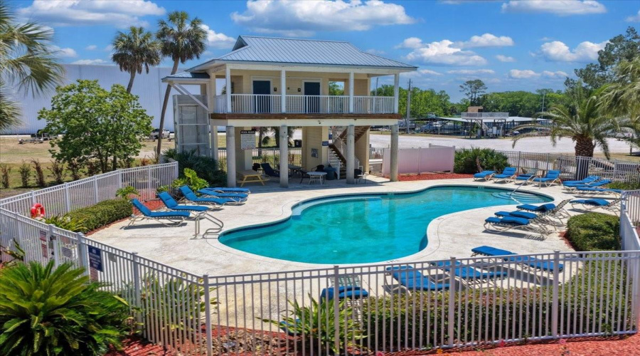 Suwannee, Florida 32692, 3 Bedroom Bedrooms, ,2 Bathroombathrooms,Residential,For Sale,910Th,0,Mfrgc539449