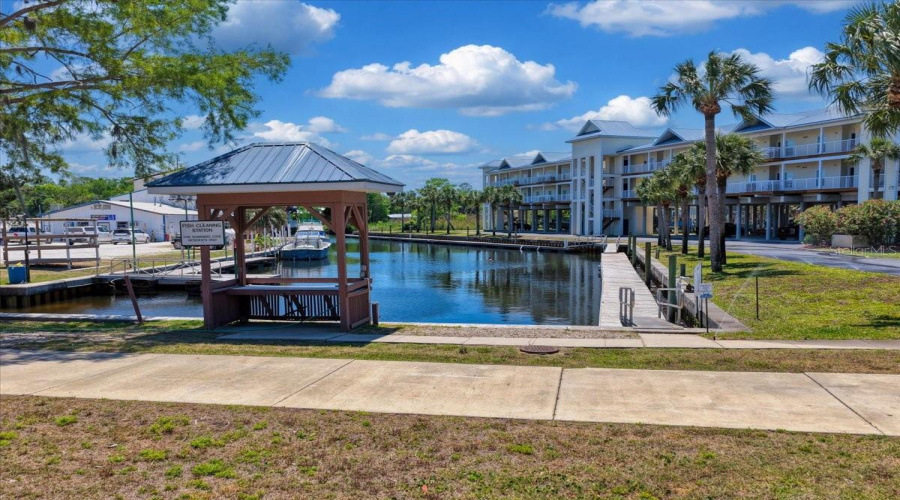 Suwannee, Florida 32692, 3 Bedroom Bedrooms, ,2 Bathroombathrooms,Residential,For Sale,910Th,0,Mfrgc539449