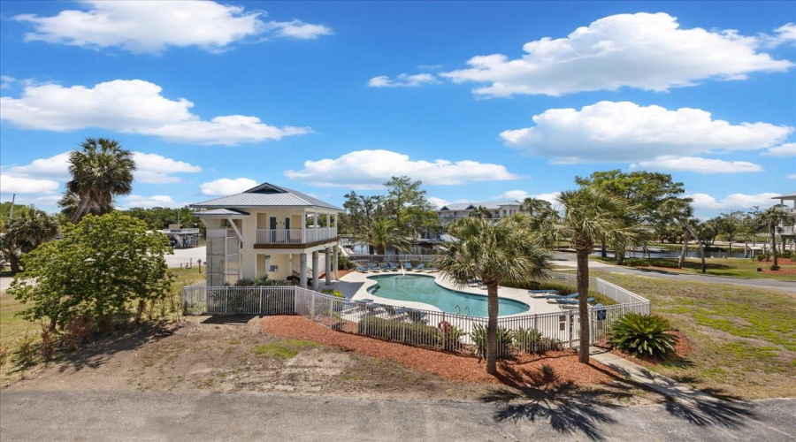 Suwannee, Florida 32692, 3 Bedroom Bedrooms, ,2 Bathroombathrooms,Residential,For Sale,910Th,0,Mfrgc539449