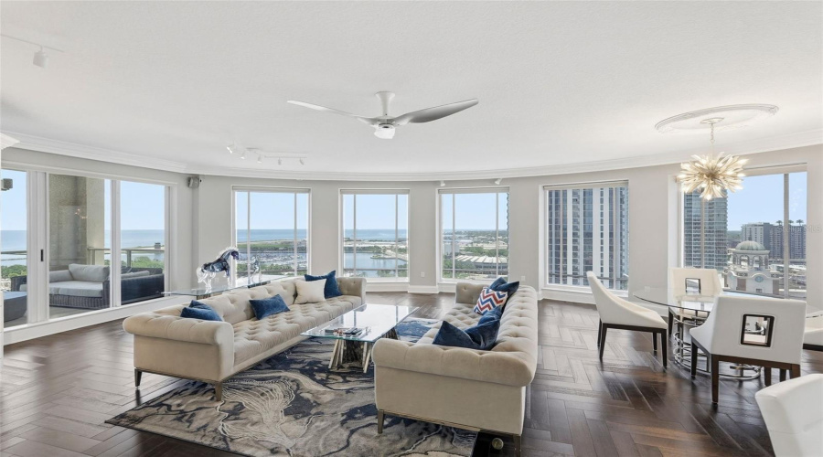 St Petersburg, Florida 33701, 4 Bedroom Bedrooms, ,5 Bathroombathrooms,Residential,For Sale,Beach,0,Mfrtb8526851