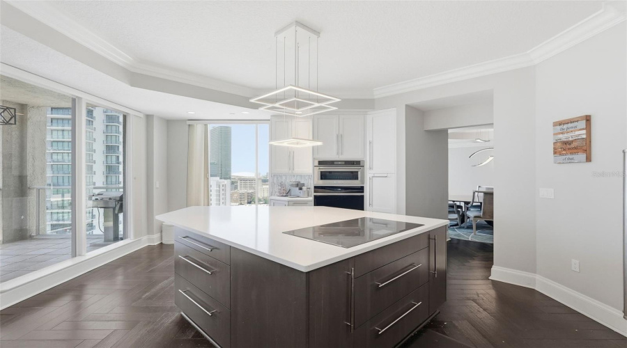 St Petersburg, Florida 33701, 4 Bedroom Bedrooms, ,5 Bathroombathrooms,Residential,For Sale,Beach,0,Mfrtb8526851