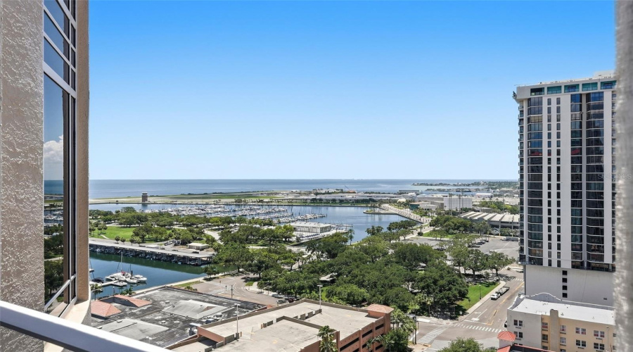 St Petersburg, Florida 33701, 4 Bedroom Bedrooms, ,5 Bathroombathrooms,Residential,For Sale,Beach,0,Mfrtb8526851