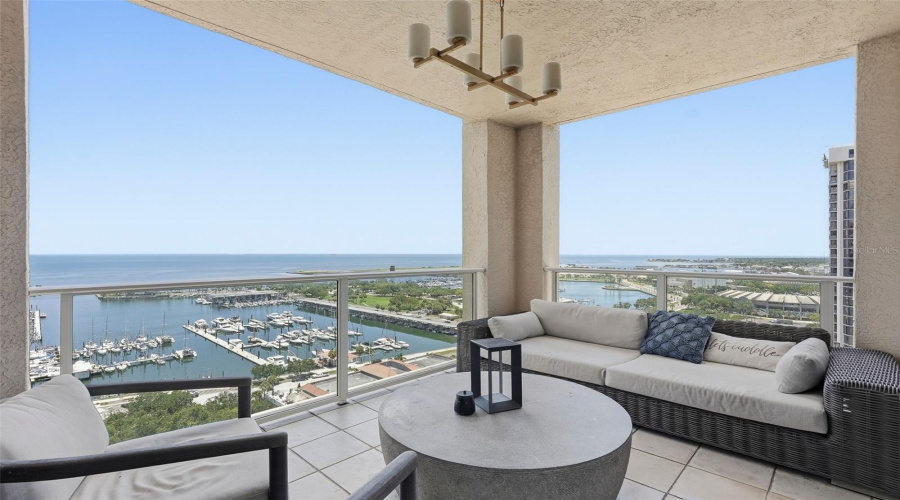 St Petersburg, Florida 33701, 4 Bedroom Bedrooms, ,5 Bathroombathrooms,Residential,For Sale,Beach,0,Mfrtb8526851