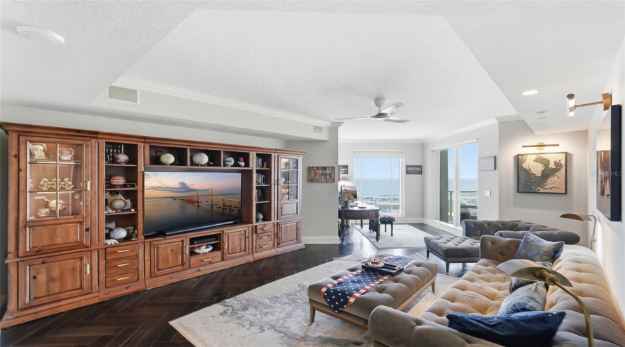 St Petersburg, Florida 33701, 4 Bedroom Bedrooms, ,5 Bathroombathrooms,Residential,For Sale,Beach,0,Mfrtb8526851