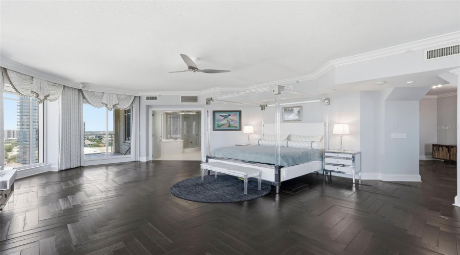 St Petersburg, Florida 33701, 4 Bedroom Bedrooms, ,5 Bathroombathrooms,Residential,For Sale,Beach,0,Mfrtb8526851