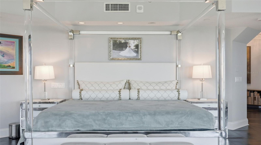 St Petersburg, Florida 33701, 4 Bedroom Bedrooms, ,5 Bathroombathrooms,Residential,For Sale,Beach,0,Mfrtb8526851