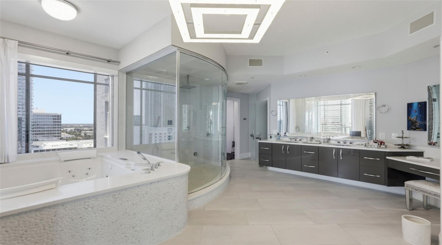 St Petersburg, Florida 33701, 4 Bedroom Bedrooms, ,5 Bathroombathrooms,Residential,For Sale,Beach,0,Mfrtb8526851