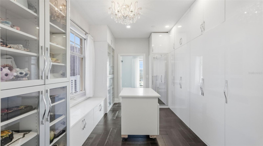 St Petersburg, Florida 33701, 4 Bedroom Bedrooms, ,5 Bathroombathrooms,Residential,For Sale,Beach,0,Mfrtb8526851