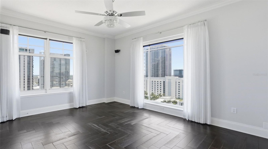 St Petersburg, Florida 33701, 4 Bedroom Bedrooms, ,5 Bathroombathrooms,Residential,For Sale,Beach,0,Mfrtb8526851