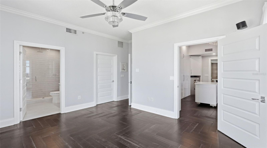 St Petersburg, Florida 33701, 4 Bedroom Bedrooms, ,5 Bathroombathrooms,Residential,For Sale,Beach,0,Mfrtb8526851