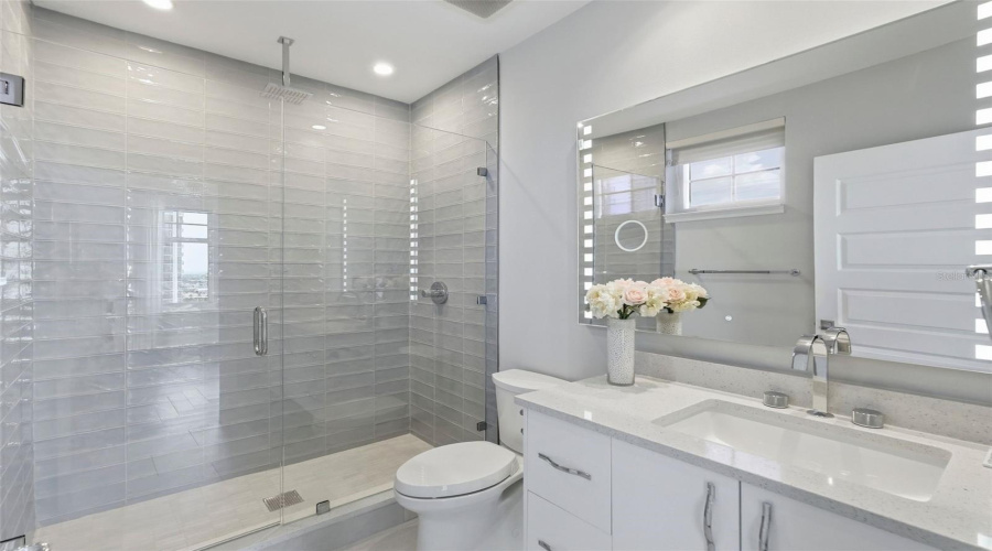 St Petersburg, Florida 33701, 4 Bedroom Bedrooms, ,5 Bathroombathrooms,Residential,For Sale,Beach,0,Mfrtb8526851