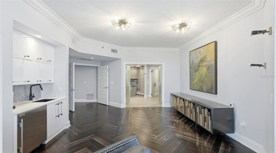 St Petersburg, Florida 33701, 4 Bedroom Bedrooms, ,5 Bathroombathrooms,Residential,For Sale,Beach,0,Mfrtb8526851