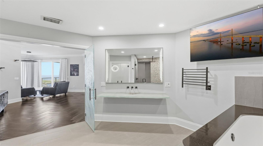 St Petersburg, Florida 33701, 4 Bedroom Bedrooms, ,5 Bathroombathrooms,Residential,For Sale,Beach,0,Mfrtb8526851