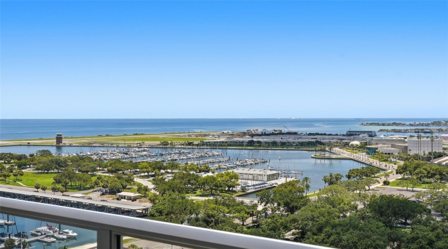 St Petersburg, Florida 33701, 4 Bedroom Bedrooms, ,5 Bathroombathrooms,Residential,For Sale,Beach,0,Mfrtb8526851