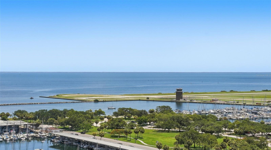 St Petersburg, Florida 33701, 4 Bedroom Bedrooms, ,5 Bathroombathrooms,Residential,For Sale,Beach,0,Mfrtb8526851