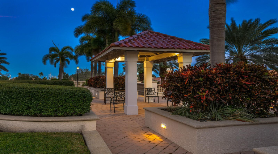 St Petersburg, Florida 33701, 4 Bedroom Bedrooms, ,5 Bathroombathrooms,Residential,For Sale,Beach,0,Mfrtb8526851