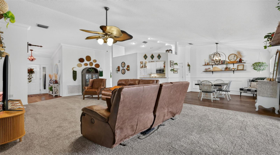 Eustis, Florida 32726, 3 Bedroom Bedrooms, ,2 Bathroombathrooms,Residential,For Sale,Townhill,0,Mfrg5116039