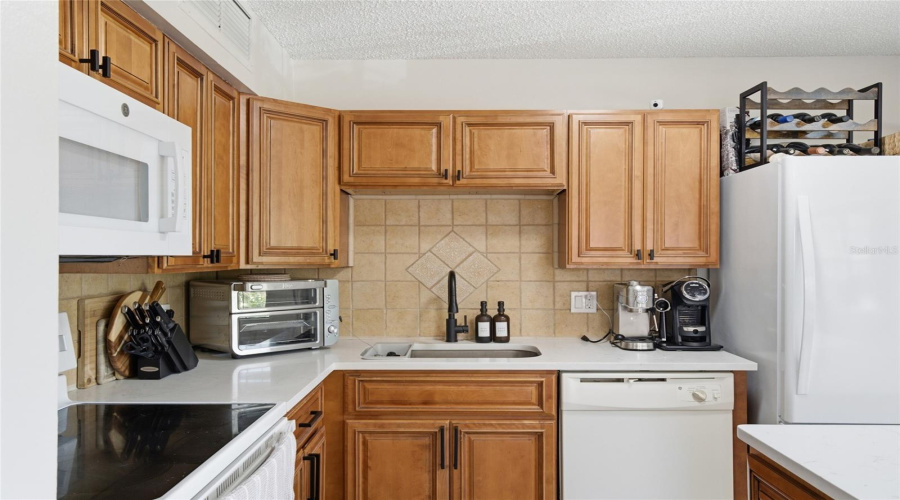 Kitchen With Quartz Countertops.