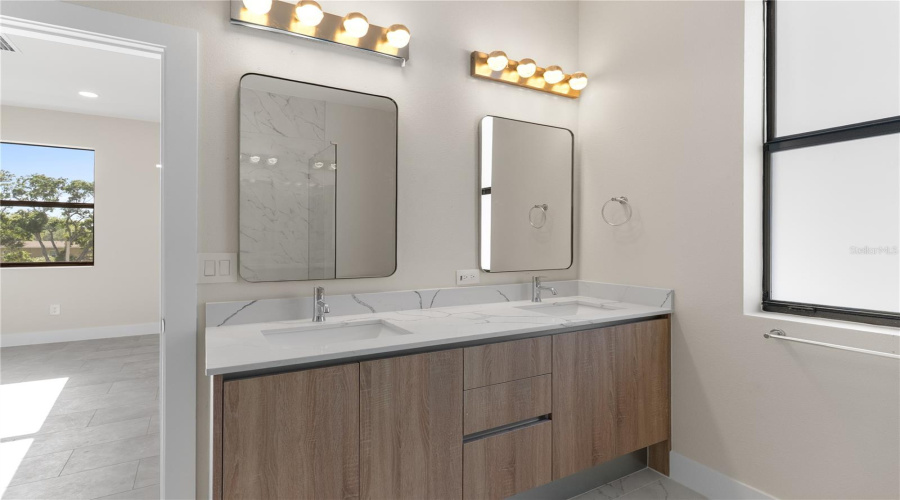 Tampa, Florida 33614, 3 Bedroom Bedrooms, ,3 Bathroombathrooms,Residential,For Sale,Fontanarosa Village,0,Mfrtb8534356