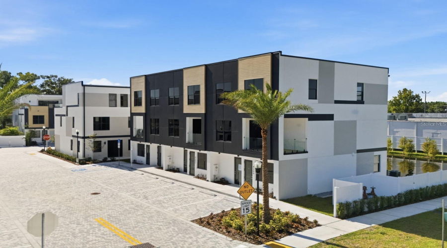 Tampa, Florida 33614, 3 Bedroom Bedrooms, ,3 Bathroombathrooms,Residential,For Sale,Fontanarosa Village,0,Mfrtb8534356