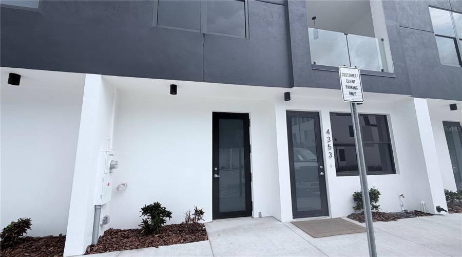 Tampa, Florida 33614, 3 Bedroom Bedrooms, ,3 Bathroombathrooms,Residential,For Sale,Fontanarosa Village,0,Mfrtb8534356