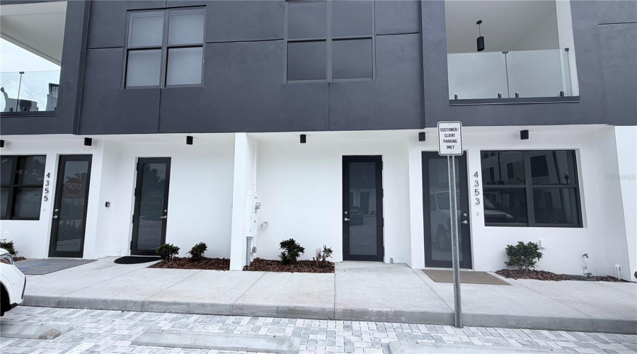 Tampa, Florida 33614, 3 Bedroom Bedrooms, ,3 Bathroombathrooms,Residential,For Sale,Fontanarosa Village,0,Mfrtb8534356