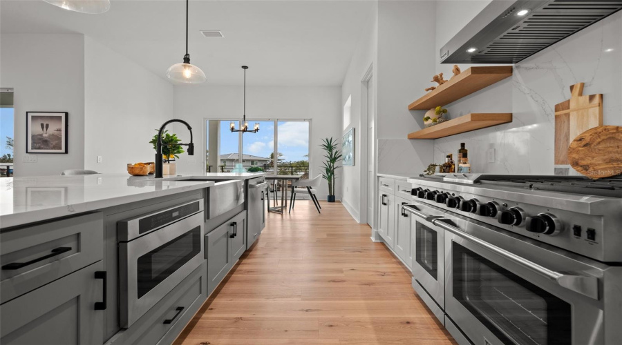 Longboat Key, Florida 34228, 5 Bedroom Bedrooms, ,5 Bathroombathrooms,Residential,For Sale,Buttonwood,0,Mfra4640902