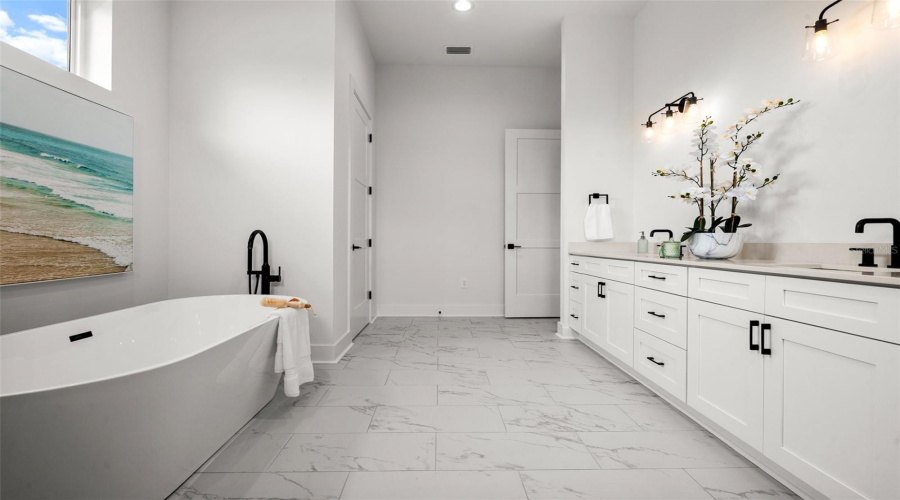 Longboat Key, Florida 34228, 5 Bedroom Bedrooms, ,5 Bathroombathrooms,Residential,For Sale,Buttonwood,0,Mfra4640902