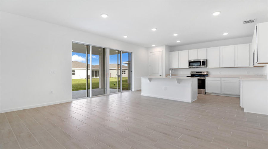 Winter Haven, Florida 33884, 4 Bedroom Bedrooms, ,3 Bathroombathrooms,Residential,For Sale,Mickey,0,Mfrs5137804