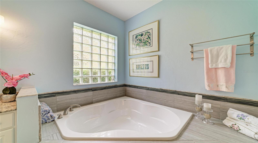 Palmetto, Florida 34221, 4 Bedroom Bedrooms, ,2 Bathroombathrooms,Residential,For Sale,10Th,0,Mfra4695757