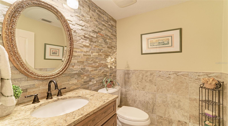 1/2 Bath Main Floor