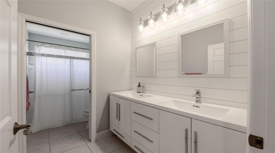 Lakeland, Florida 33813, 4 Bedroom Bedrooms, ,3 Bathroombathrooms,Residential,For Sale,Vista Hills,0,Mfrl4964307
