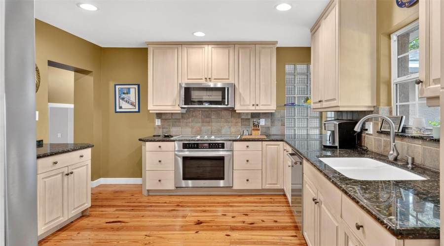 Dunnellon, Florida 34432, 5 Bedroom Bedrooms, ,4 Bathroombathrooms,Residential,For Sale,The Granada,0,Mfrom730877