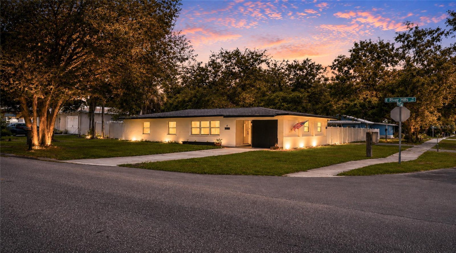Tampa, Florida 33617, 4 Bedroom Bedrooms, ,2 Bathroombathrooms,Residential,For Sale,River Hills,0,Mfrtb8531558