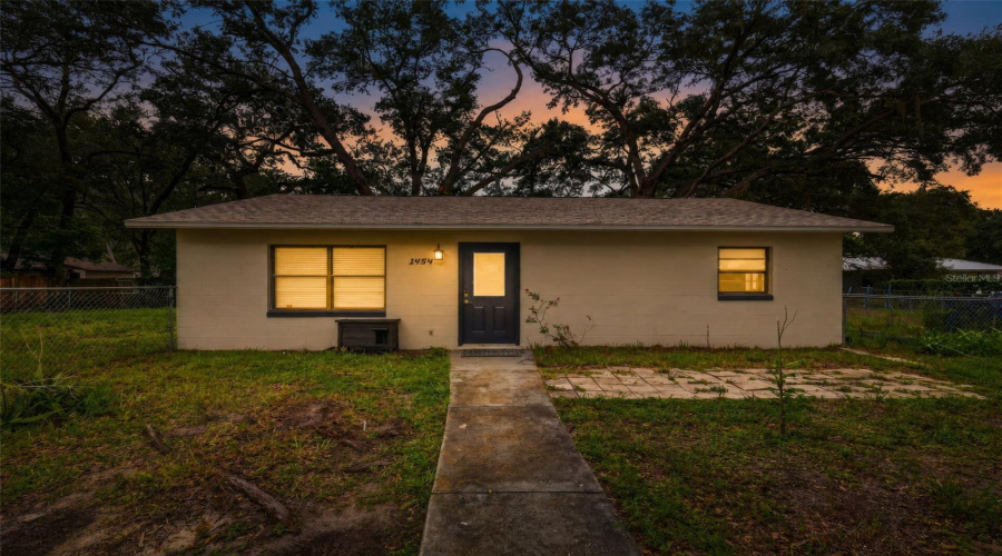 Groveland, Florida 34736, 2 Bedroom Bedrooms, ,1 Bathroombathrooms,Residential,For Sale,Howard,0,Mfrg5116092