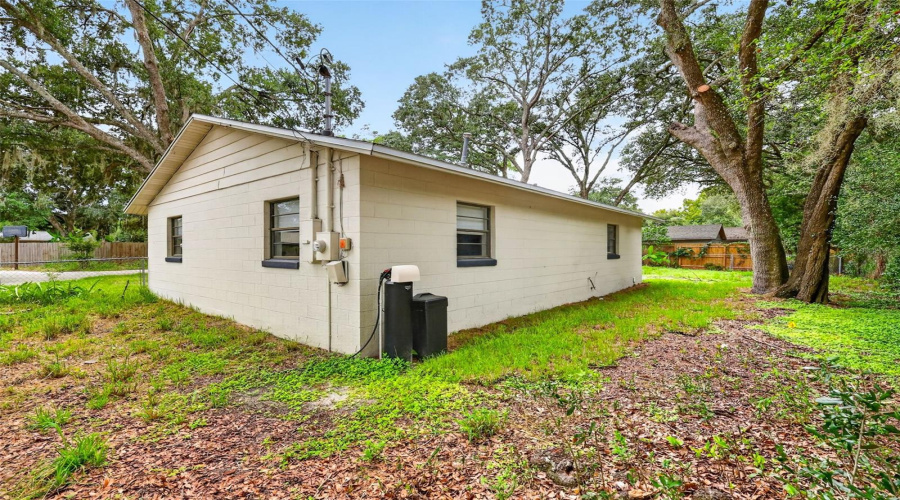 Groveland, Florida 34736, 2 Bedroom Bedrooms, ,1 Bathroombathrooms,Residential,For Sale,Howard,0,Mfrg5116092