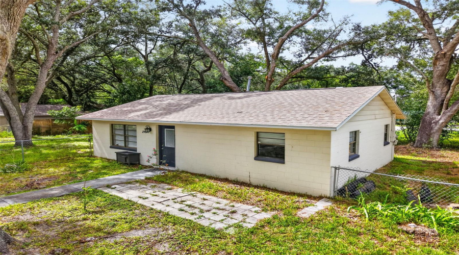 Groveland, Florida 34736, 2 Bedroom Bedrooms, ,1 Bathroombathrooms,Residential,For Sale,Howard,0,Mfrg5116092