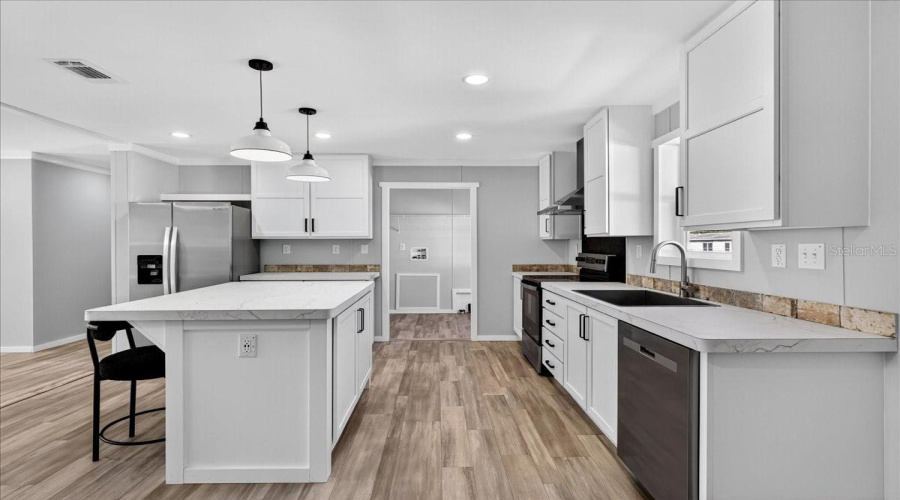 Astor, Florida 32102, 3 Bedroom Bedrooms, ,2 Bathroombathrooms,Residential,For Sale,Armadillo,0,Mfrp4936465