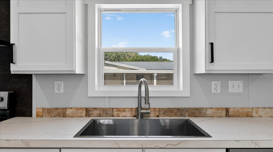 Astor, Florida 32102, 3 Bedroom Bedrooms, ,2 Bathroombathrooms,Residential,For Sale,Armadillo,0,Mfrp4936465