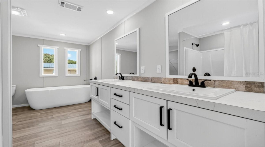 Astor, Florida 32102, 3 Bedroom Bedrooms, ,2 Bathroombathrooms,Residential,For Sale,Armadillo,0,Mfrp4936465