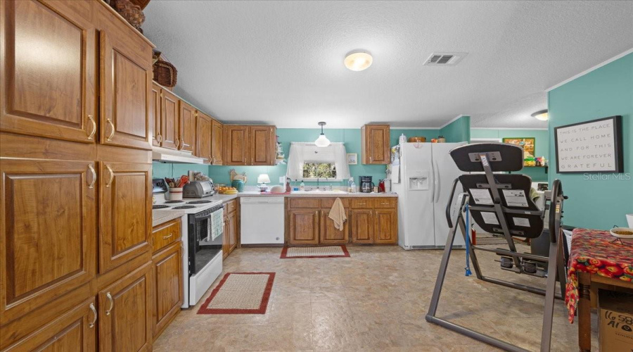 Old Town, Florida 32680, 3 Bedroom Bedrooms, ,2 Bathroombathrooms,Residential,For Sale,743Rd,0,Mfrgc537628